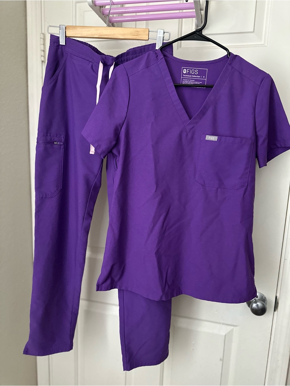 FIGS Ultraviolet Scrub Set